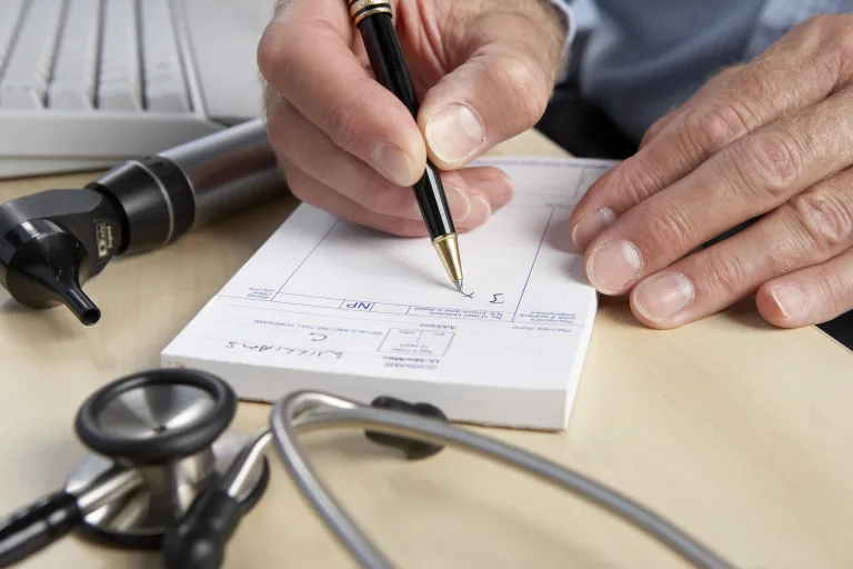 ¿Me pueden despedir estando de licencia médica?